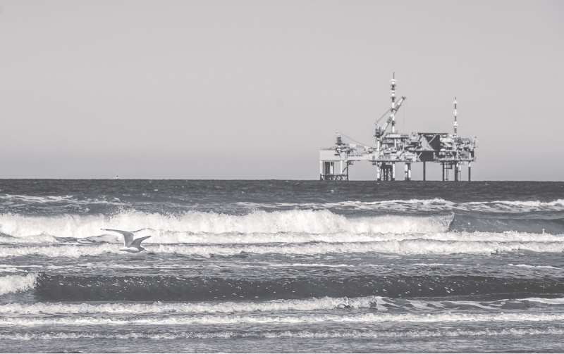 Offshore oil platform